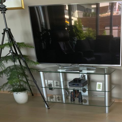 TV bord med solide glassplater