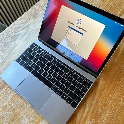 MacBook 12” - 512GB SSD - 8GB RAM - Intel HD Grafikk 1536MB