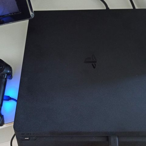 Ps4 slim pent brukt