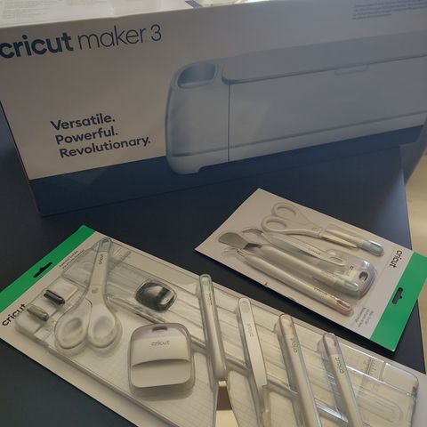 Cricut maker 3, ubrukt m/ litt tilbehør