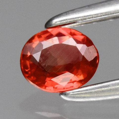 0.24 ct 4.2x3.5mm Oval Rosa Orangsj Safir. Tanzania