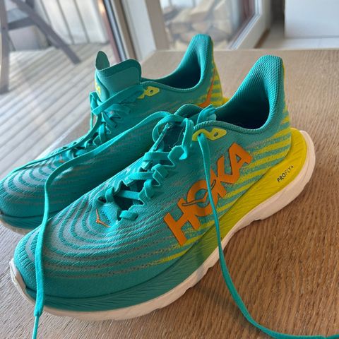 Hoka Mach 5 Str 42