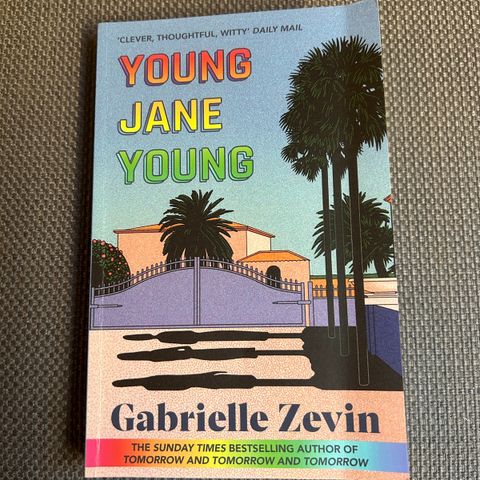 Engelsk bok: «Young Jane Young» av Gabrielle Zevin