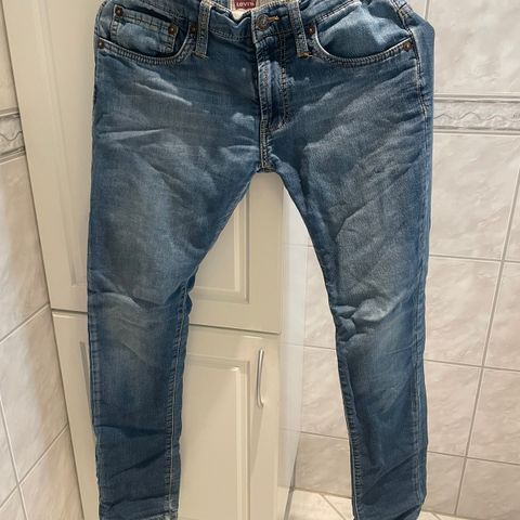 Levis 520 jeans str. 12 år selges