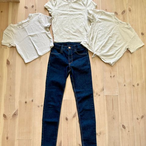 HM skinny jeans og 3 hvite t-skjorter str. 140