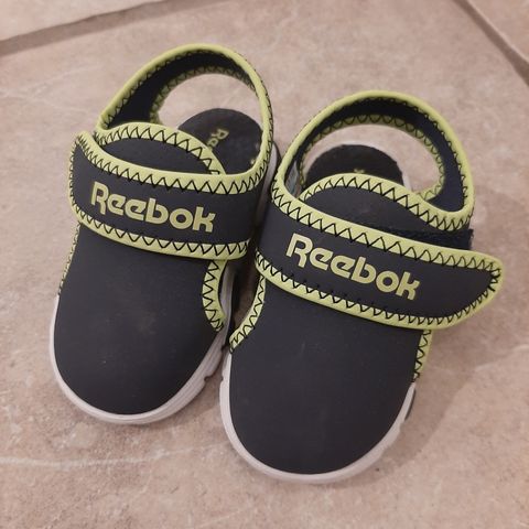 Reebok sandaler