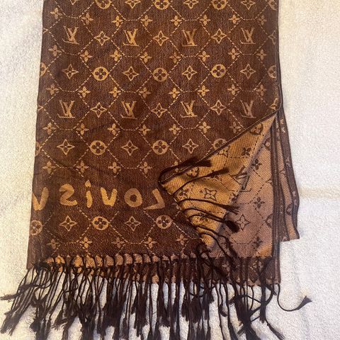 Louis Vuitton skjerf Gold Silk Monogram åpen for bud