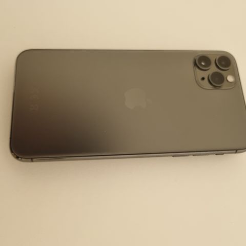 Iphone 11 pro max, 64 GB.