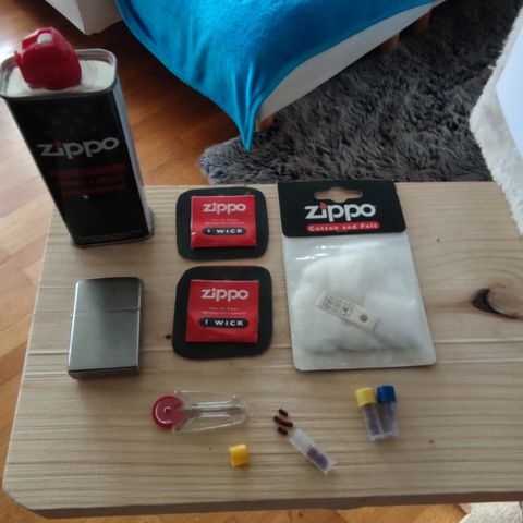 Zippo USA 2009 + mye tilbehør