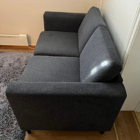 Liten 2 setter sofa.