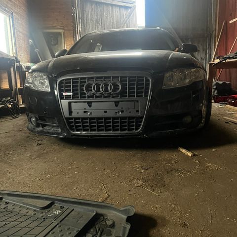 Audi A4 2.0tdi Quattro selges i deler