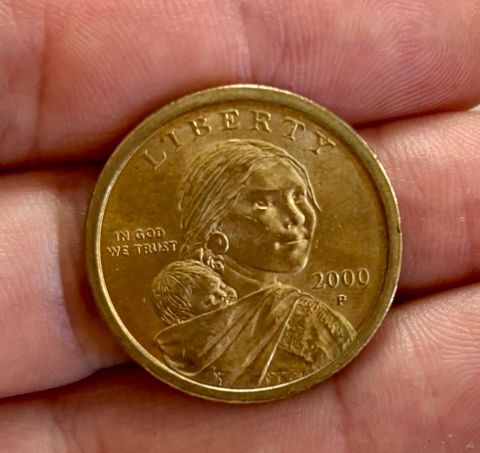 2000-D Sacagawea One Dollar Coin U.S Liberty - Gold colorb