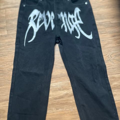 Revenge denim jeans til salg