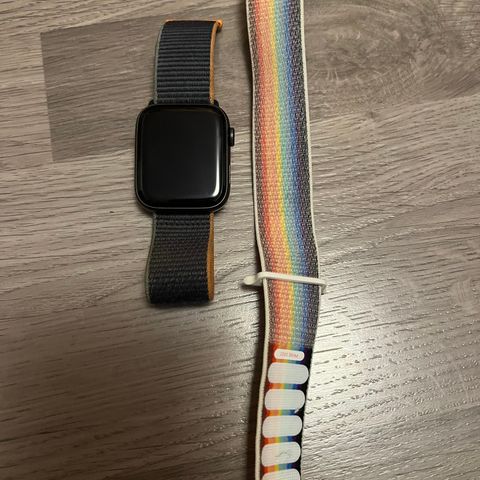 Apple Watch Series SE 44mm A2352