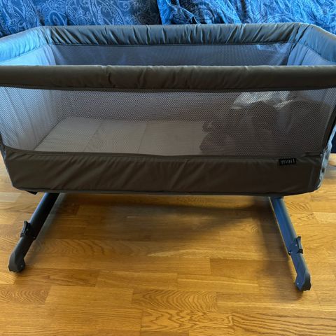 Yngri Tova Bedside crib