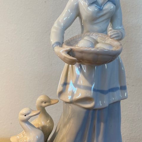 Vintage stor porselens figur.