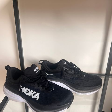 Hoka Bondi