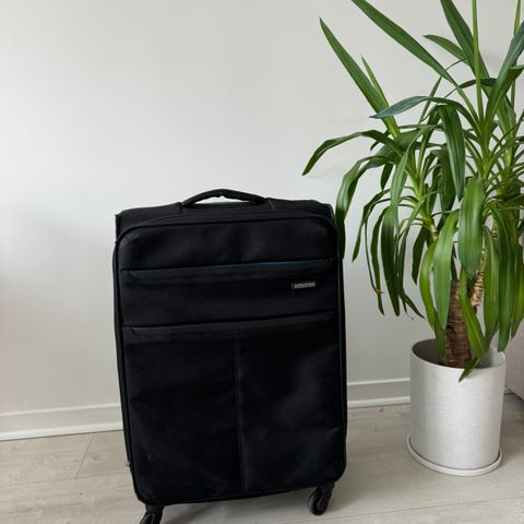 Koffert til innsjekk fra American Tourister