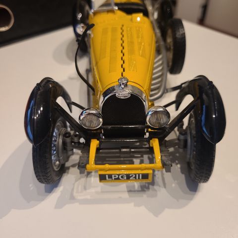 Burago 1:18 1934 Bugatti Type 59 Sports Car, Yellow