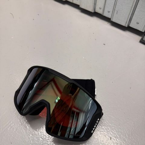 Oakley Line Miner