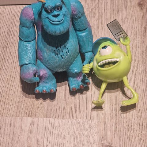 2 figurer fra monsterbedriften