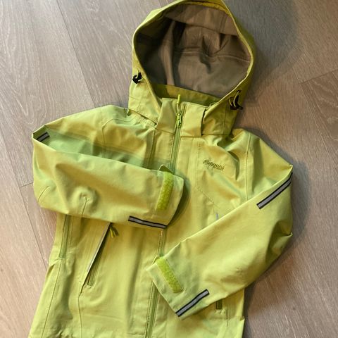 Bergans jakke - 3L Sjoa, str 128