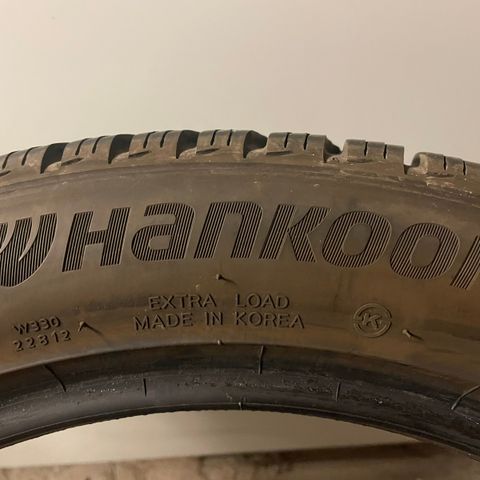 Hankook 245/45R18 100V piggfrie vinterdekk