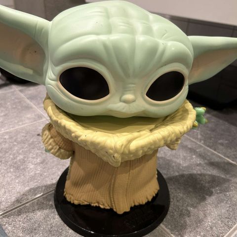 Baby Yoda, Rey og Thor samlefigurer