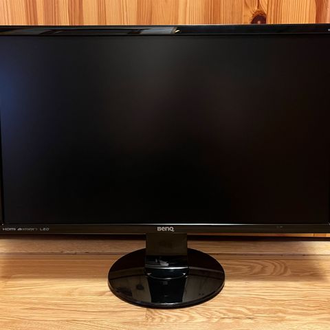 PC-skjerm BENQ - G2460 24" med HDMI, VGA, DVI videoinnganger