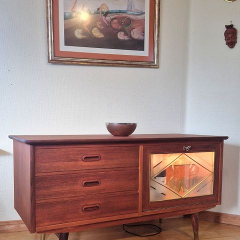 Retro teak lav skjenk. Geikmann palmar Lattersildeskjenk.