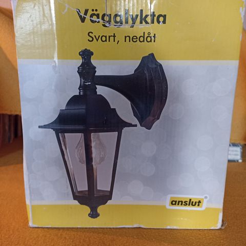 UTVENDIG VEGGLAMPER