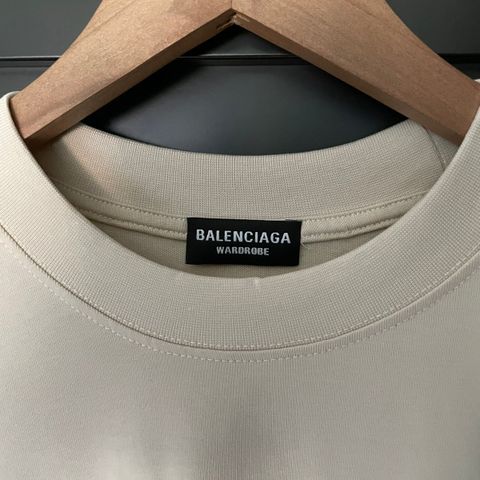 Som ny Balenciaga skjorte