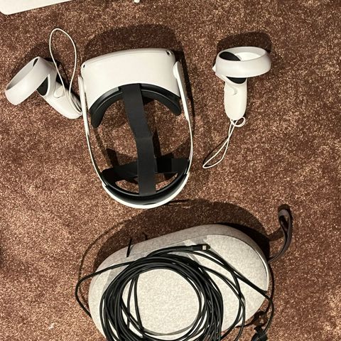 Som ny oculus quest 2 256gb med fullt av utstyr