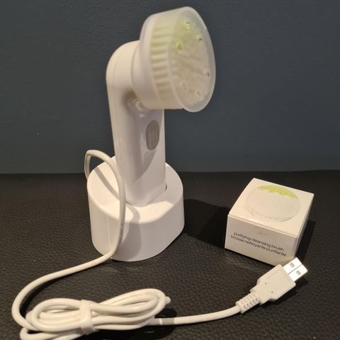 Clinique Sonic System Purifying Cleansing Brush