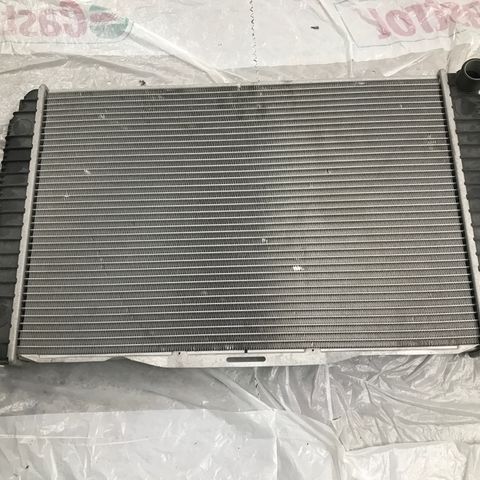 NOS Ny Radiator Volvo 850, C70, S70 og V70