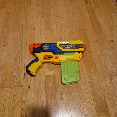 NERF Xshot m/magasin