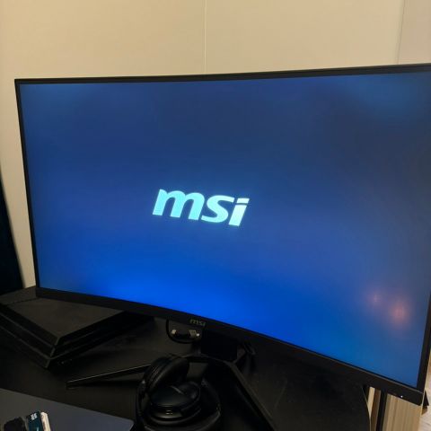 MSI curved