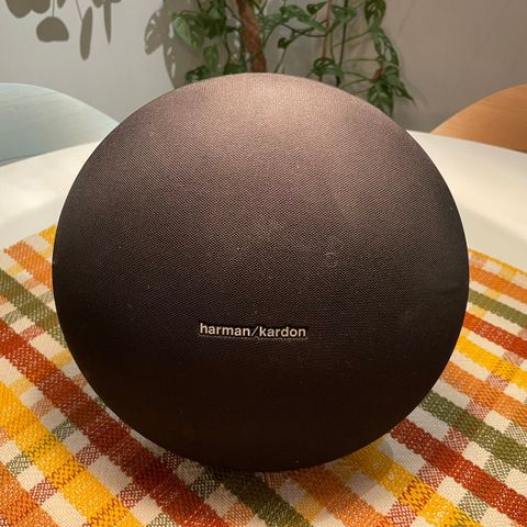 Harman / kardon onyx 4