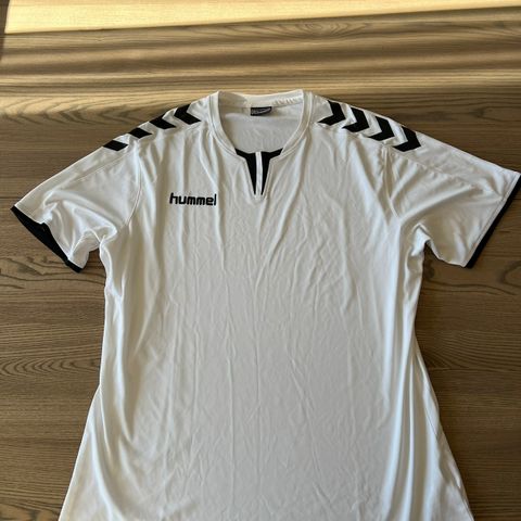 Hummel tskjorte str XXL