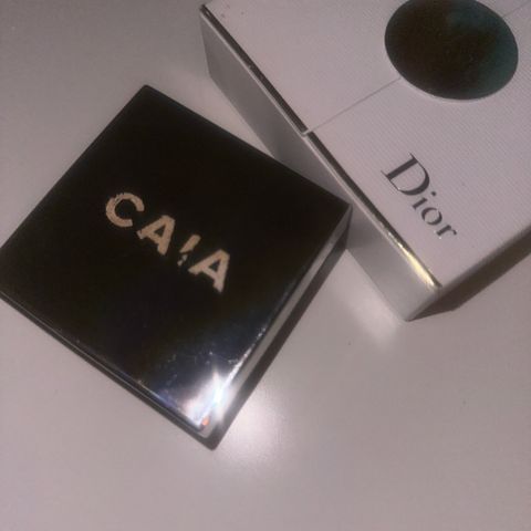 CAIA loose setting powder