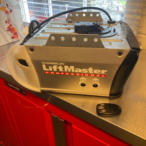 Chamberlain Liftmaster 5580 med defekt styrekort