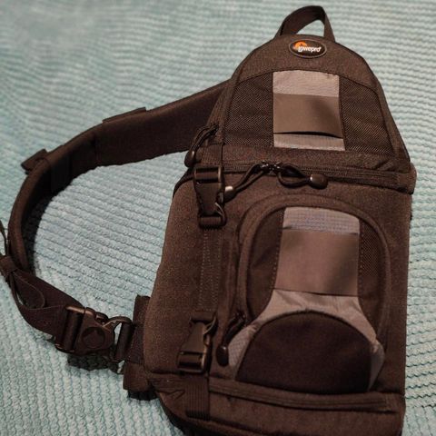 Kamera bag, Lowepro Slingshot 100 AW