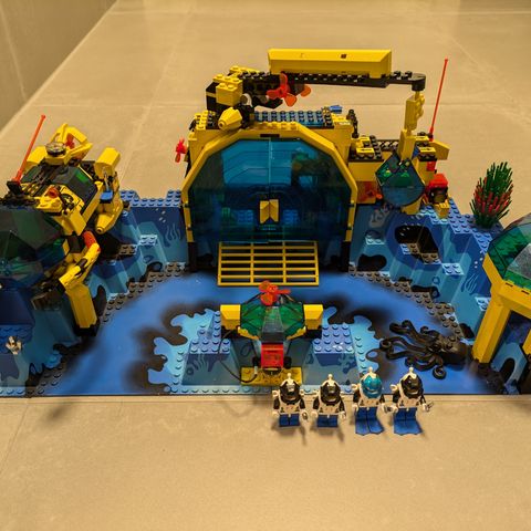 Lego Aquazone, Neptune Discovery Lab 6195