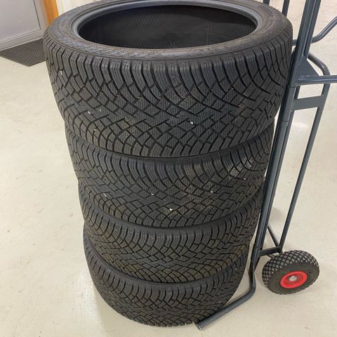 Michelin dekker 275/45R22