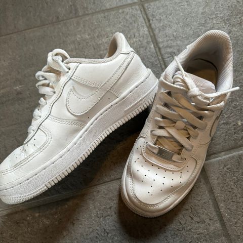 Airforce 1s Hvit i str 35,5