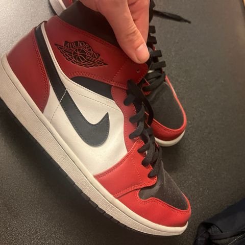 Jordan 1 Mid 44.5