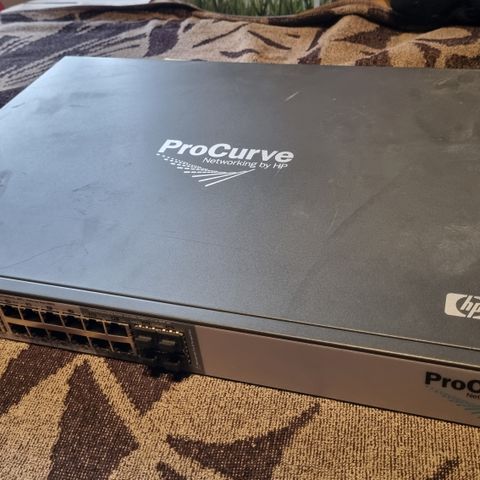 HP ProCurve nettverkswitch 24 port gigabit