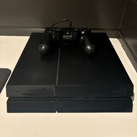 PlayStation 4 med en konsoll