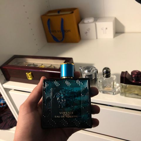 Tom- Ford Fking Fabulous, Versace Eros og Bleu de Chanel Dekanter