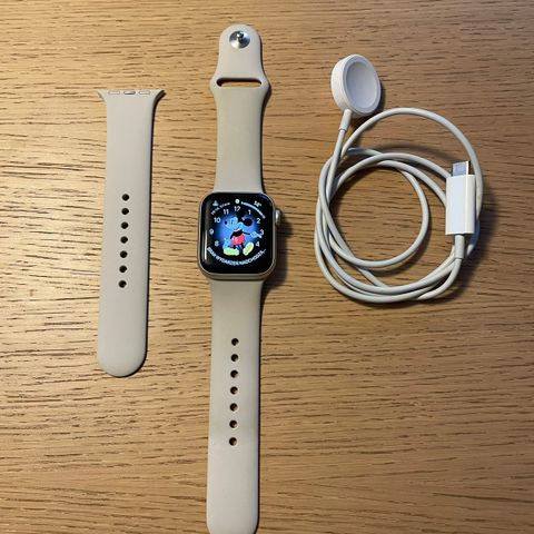 Pent brukt Apple Watch SE GPS + Cellular i aluminium 40 mm (2. generasjon)